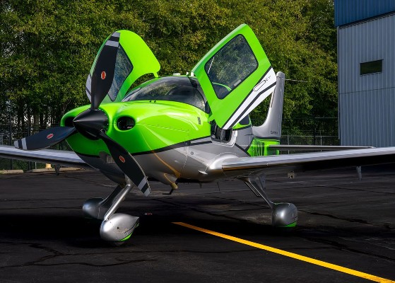 2017 Cirrus SR22-G6 — photo 2