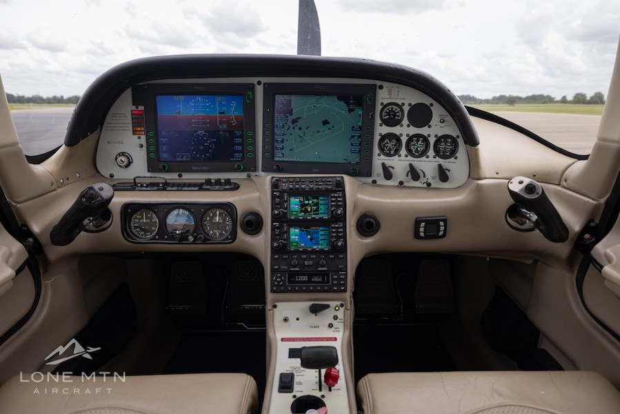 2004 Cirrus SR22-G2 GTS, photo 4