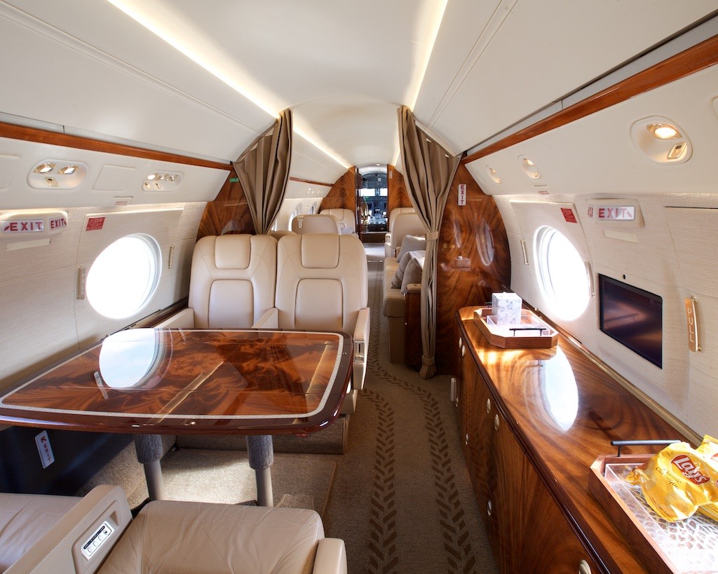 2001 Gulfstream G-V — photo 4