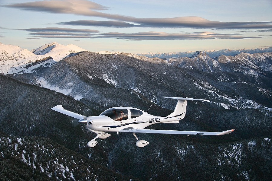 2024 Diamond Star DA40-XLT, photo 1