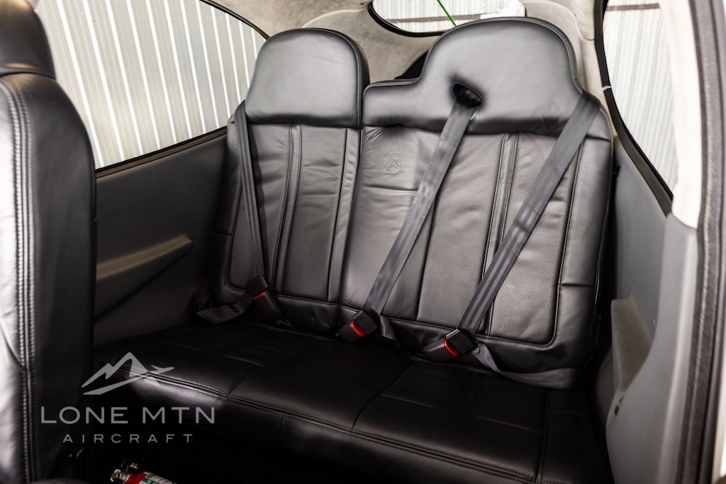2021 Cirrus SR20 — photo 5