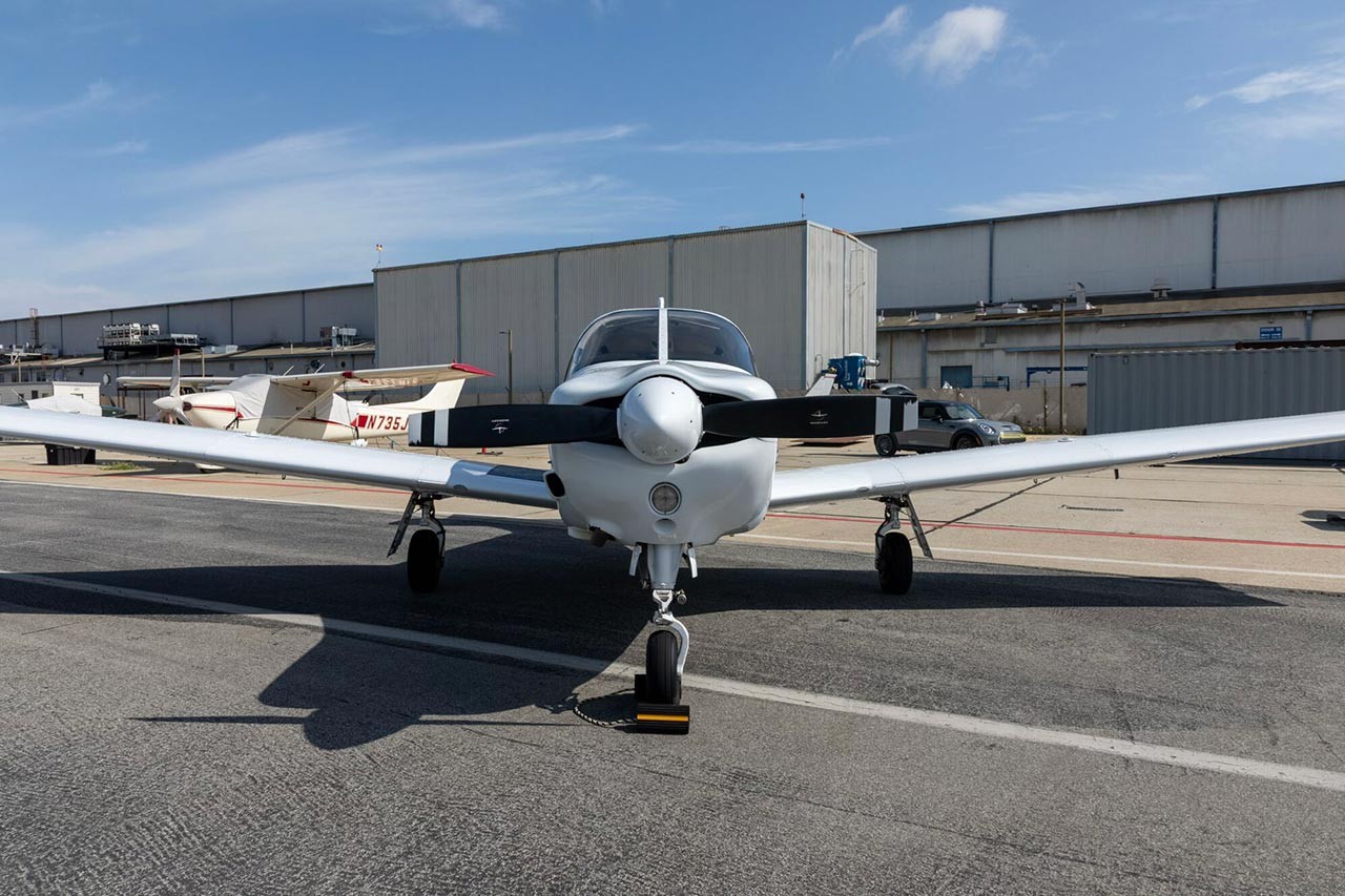 2014 Piper Arrow III — photo 3