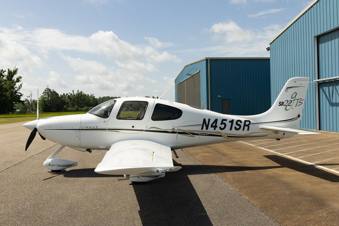 2007 Cirrus SR22-G2 — photo 1