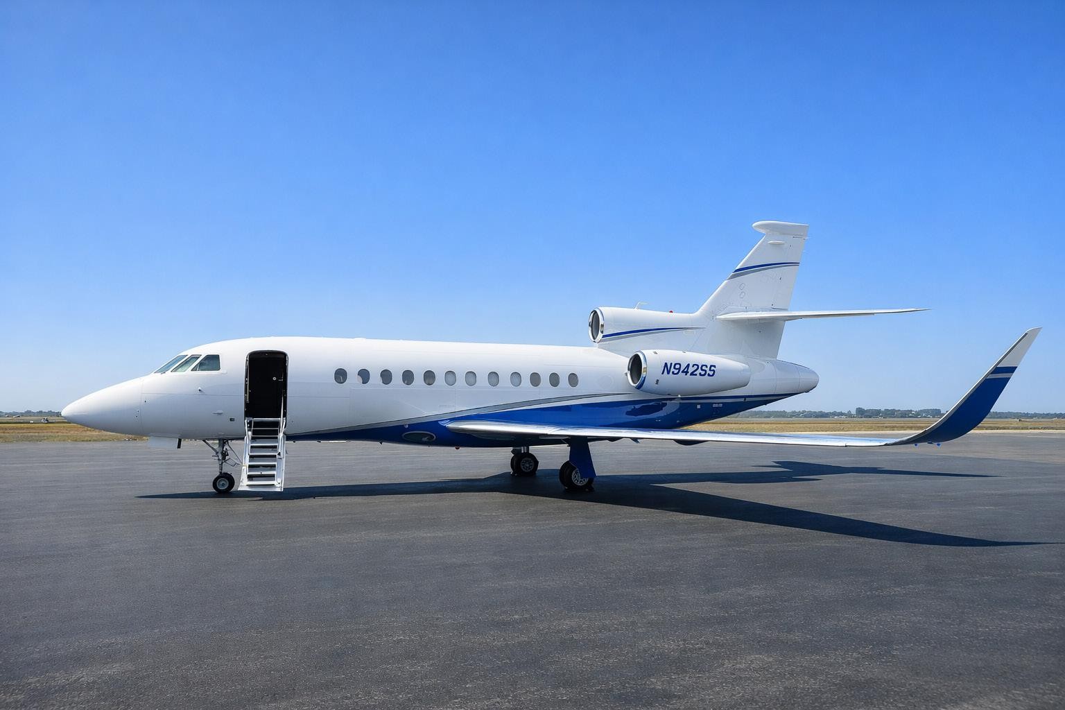 2008 Falcon 900DX — photo 3
