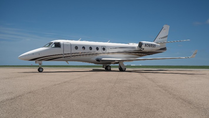 2008 Gulfstream G150 — photo 1