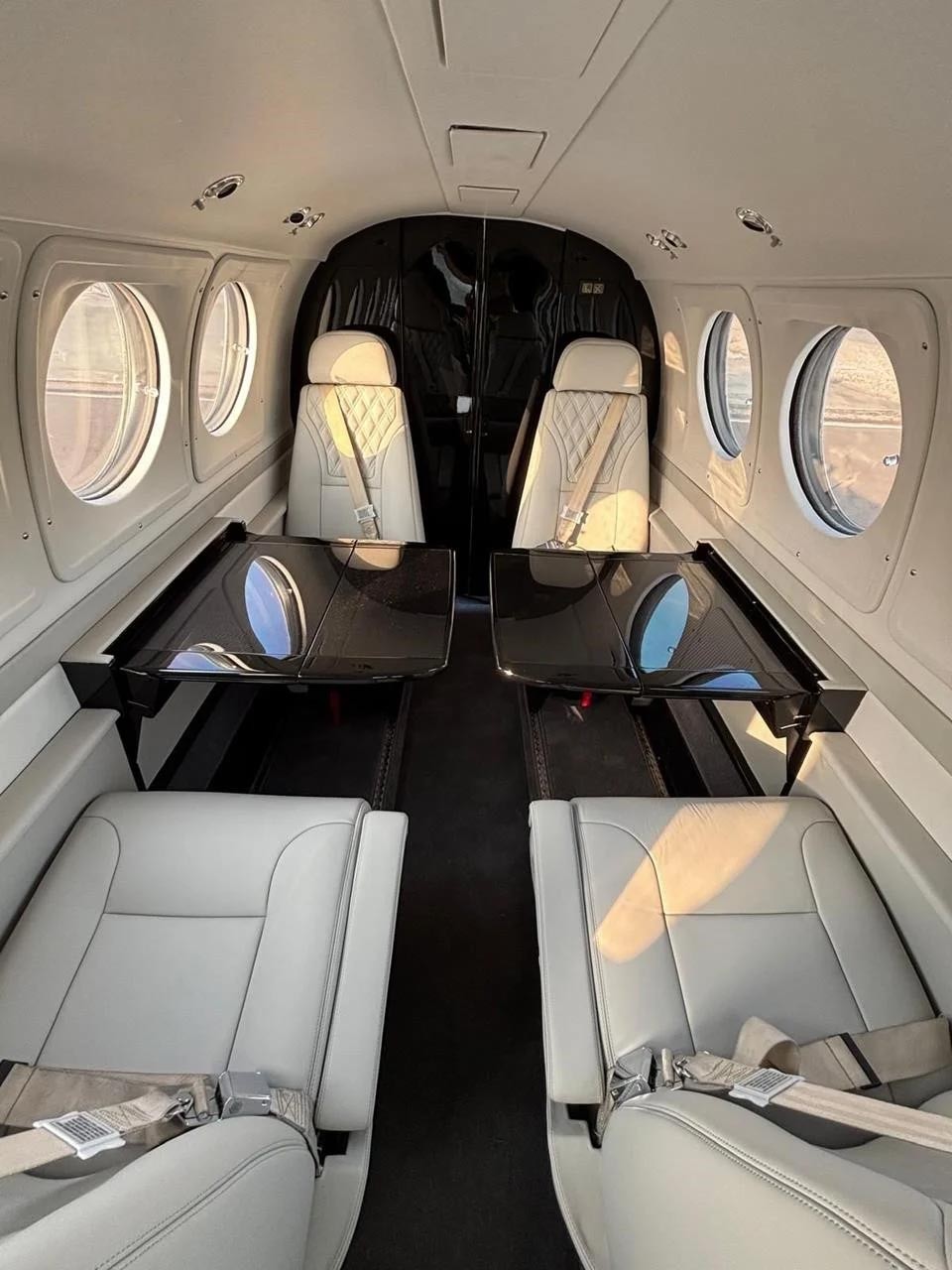 1996 Beech King Air B200 — photo 3