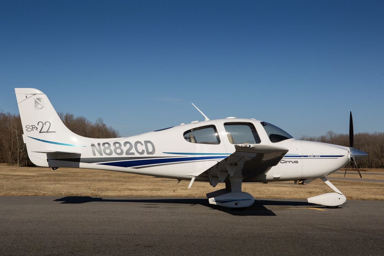 2002 Cirrus SR22 — photo 1