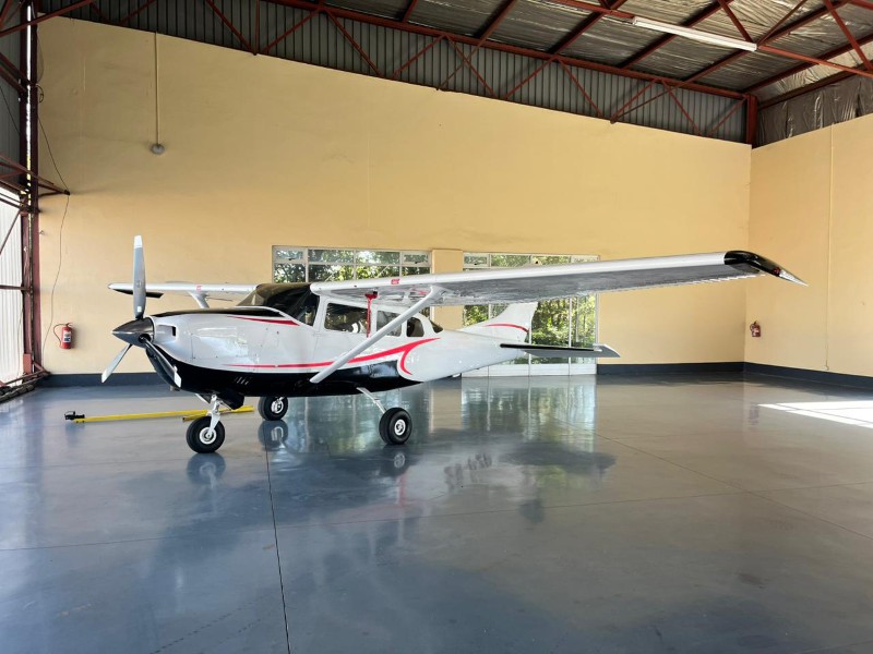 1978 Cessna 206, photo 1