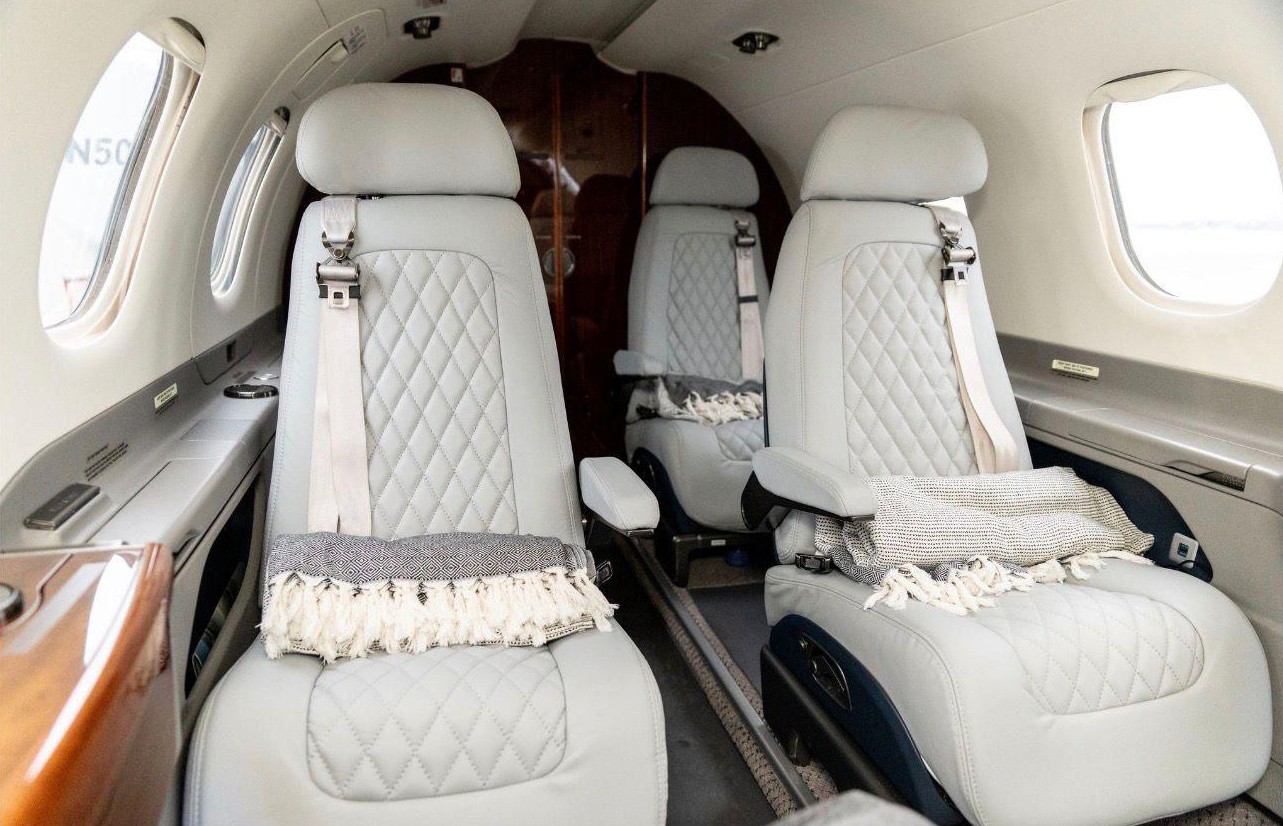 2012 Embraer Phenom 300 E 4