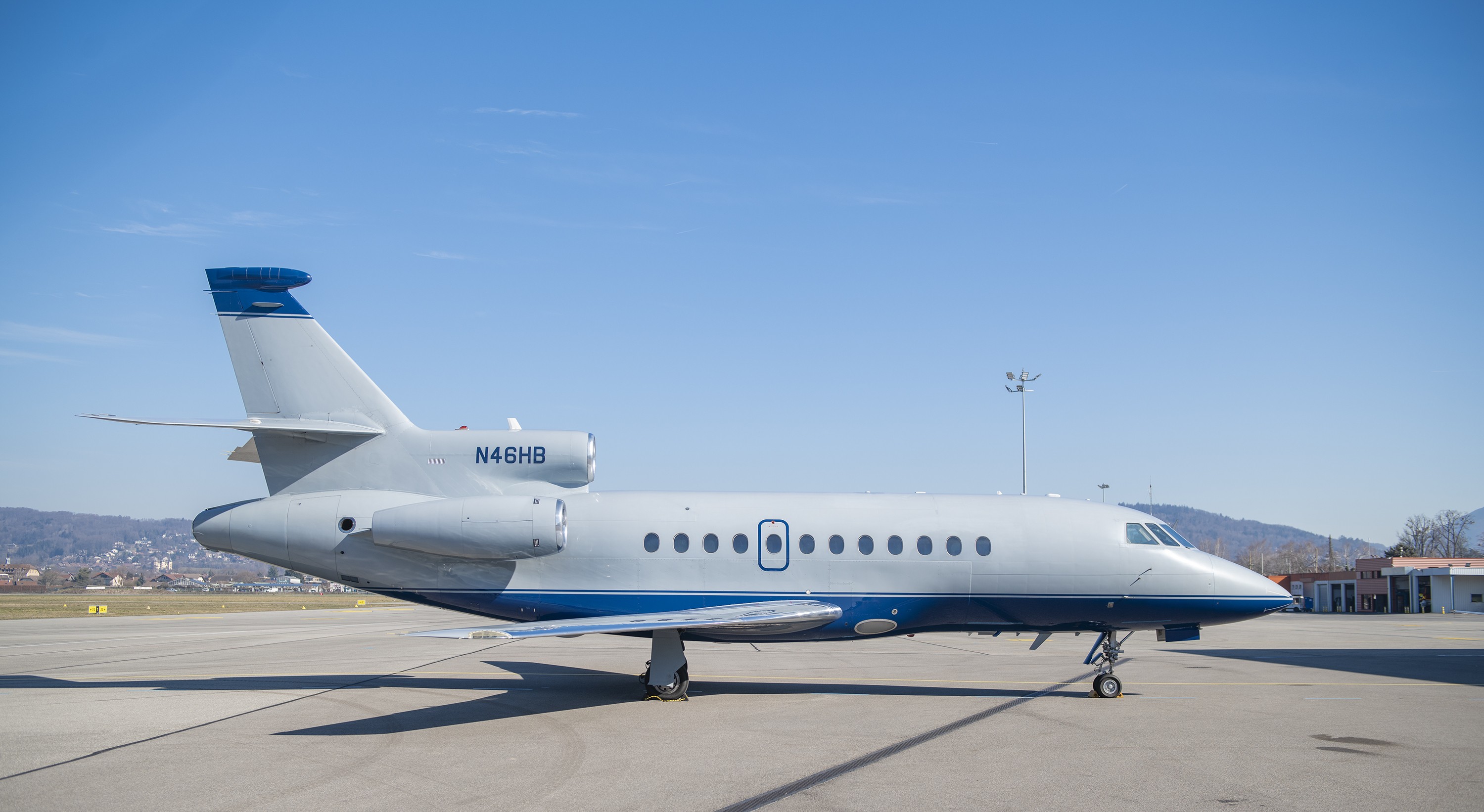 1989 Falcon 900B — photo 2