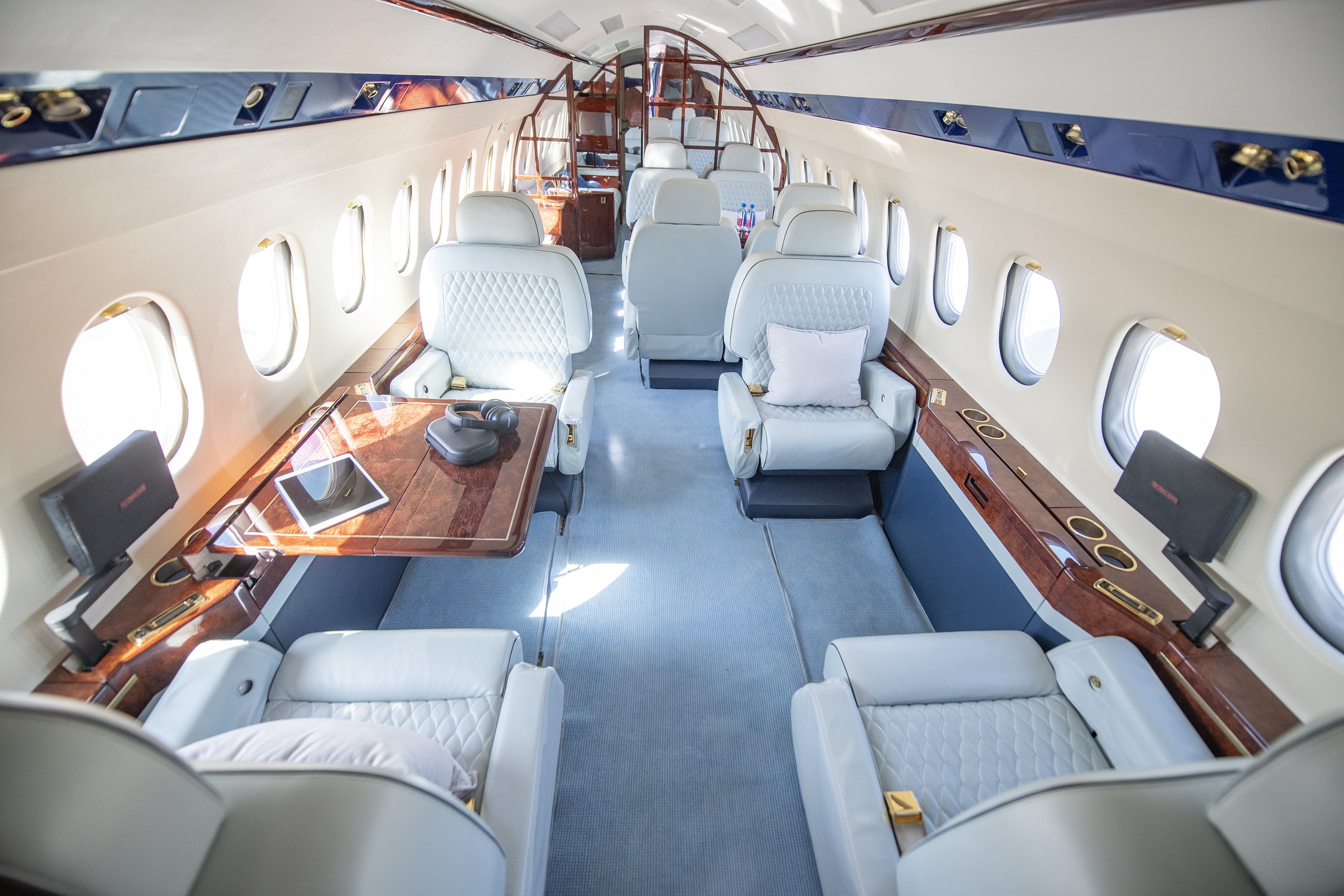 1989 Falcon 900B — photo 3