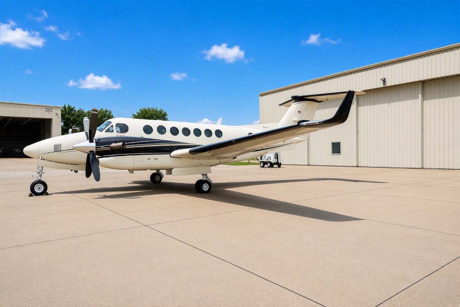 2007 Beechcraft Beech King Air 350, photo 2