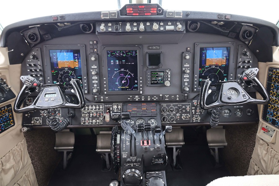 2007 Beechcraft Beech King Air 350, photo 9