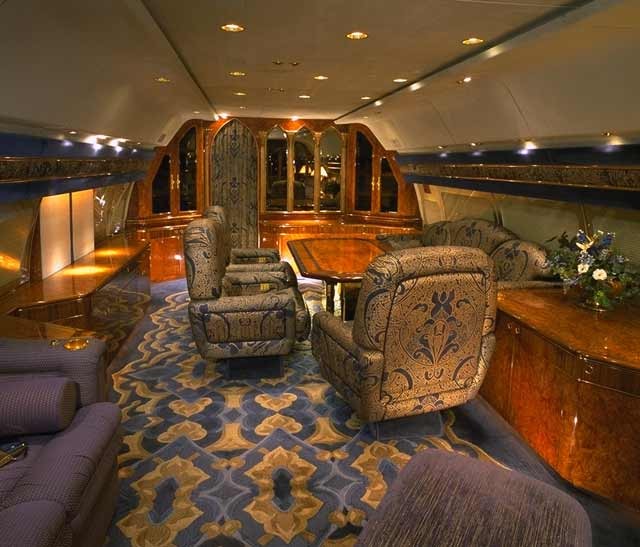 1986 Boeing 737 (Executive) — photo 2