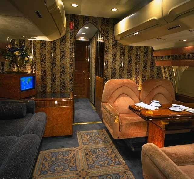 1986 Boeing 737 (Executive) — photo 3