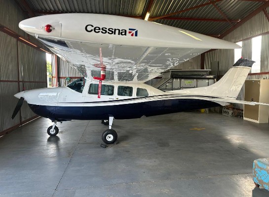 1969 Cessna T-210J — photo 1
