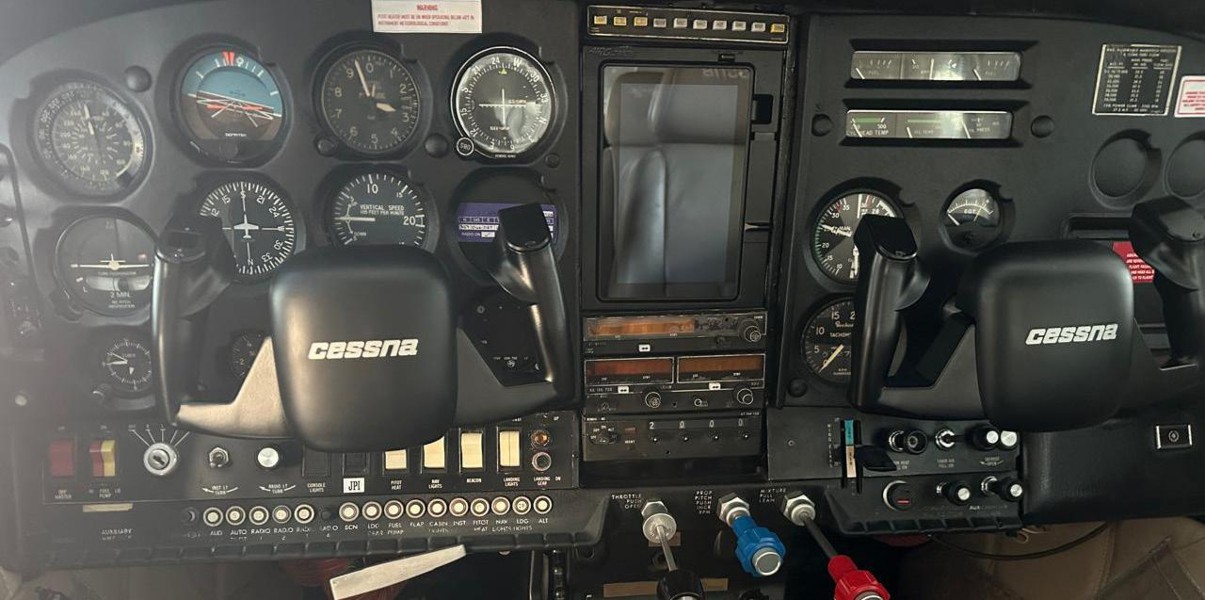 1969 Cessna T-210J, photo 10