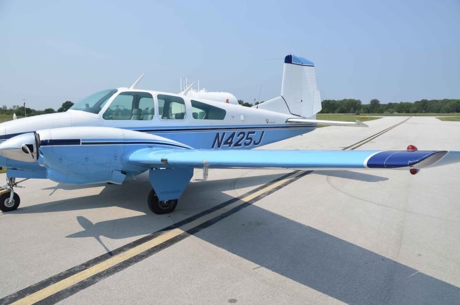 1958 Beechcraft Beech Travel Air 95, photo 2