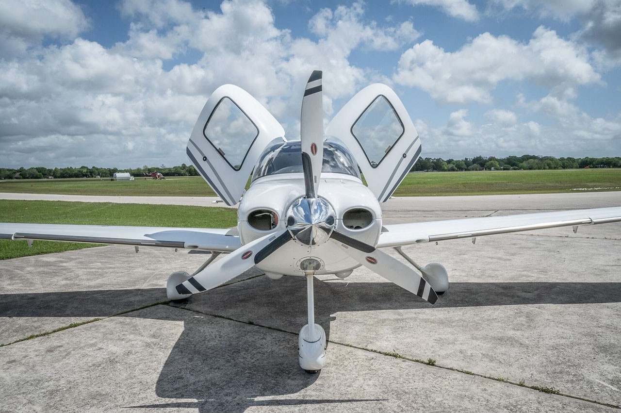 2006 Cirrus SR22-G2 — photo 3