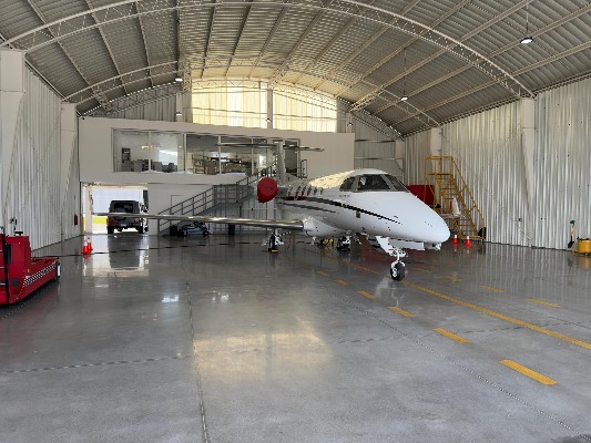 2021 Embraer Phenom 300 — photo 2