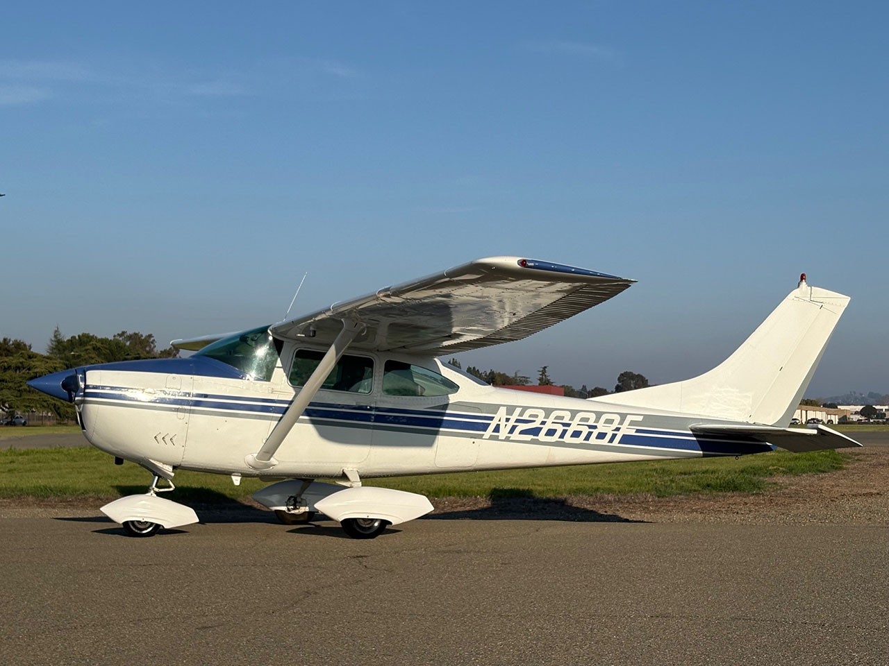 1966 Cessna 182J — photo 2
