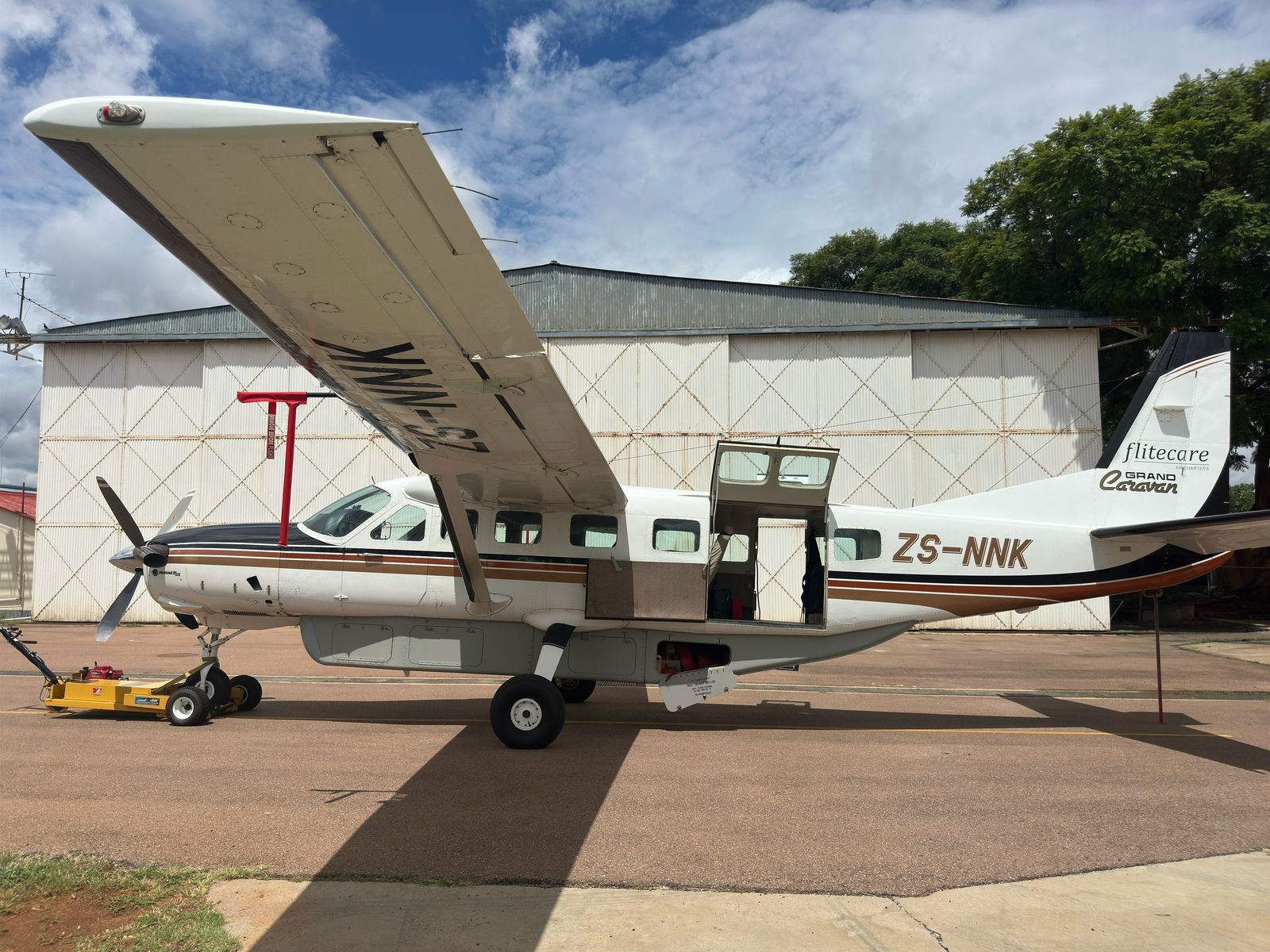 1995 Cessna Caravan 208B — photo 1