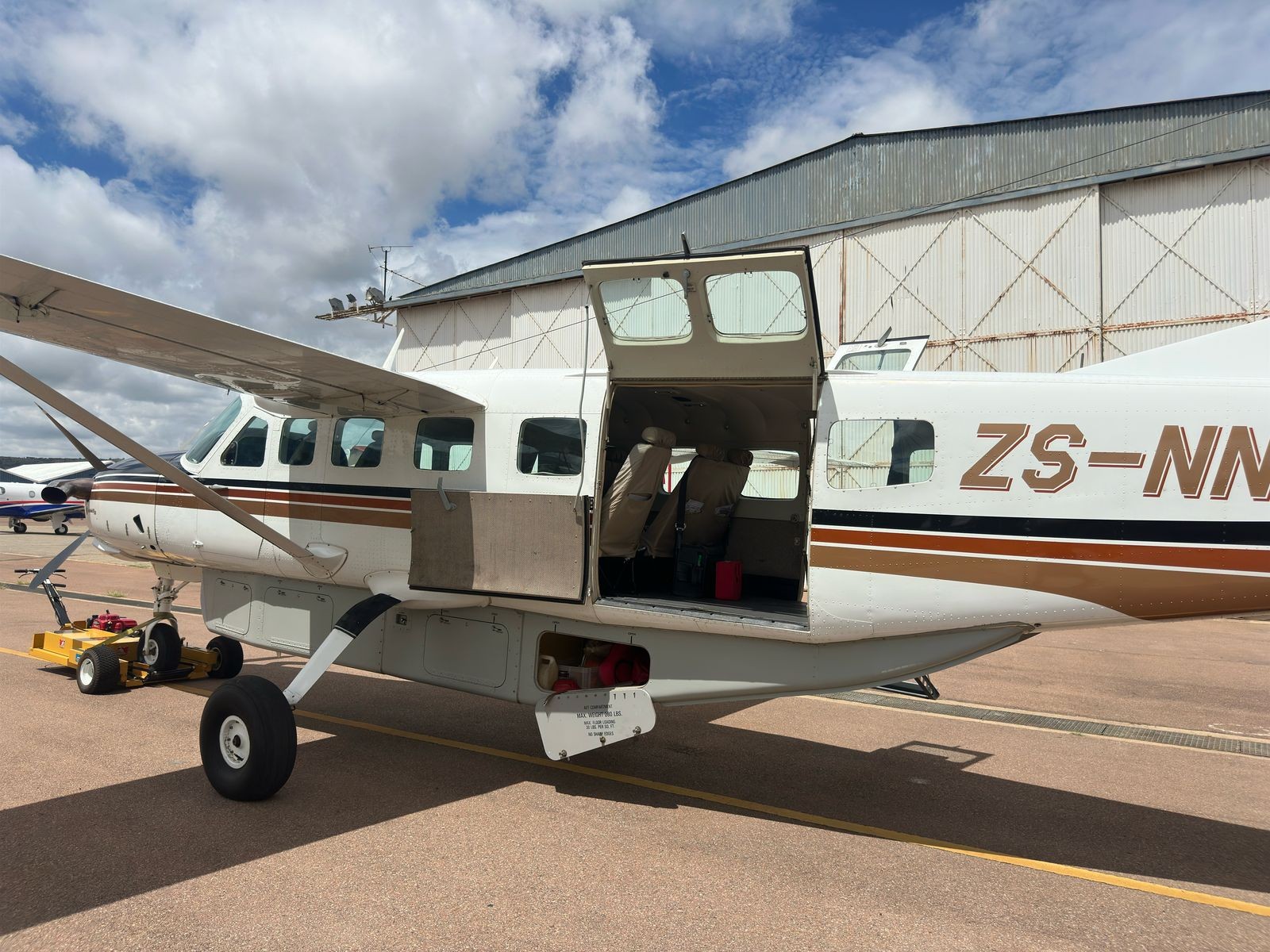1995 Cessna Caravan 208B — photo 2