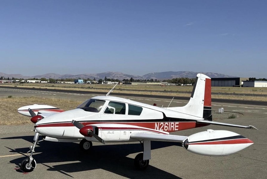 1956 Cessna 310, photo 2