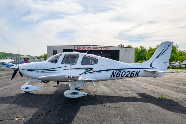2003 Cirrus SR22 — photo 1