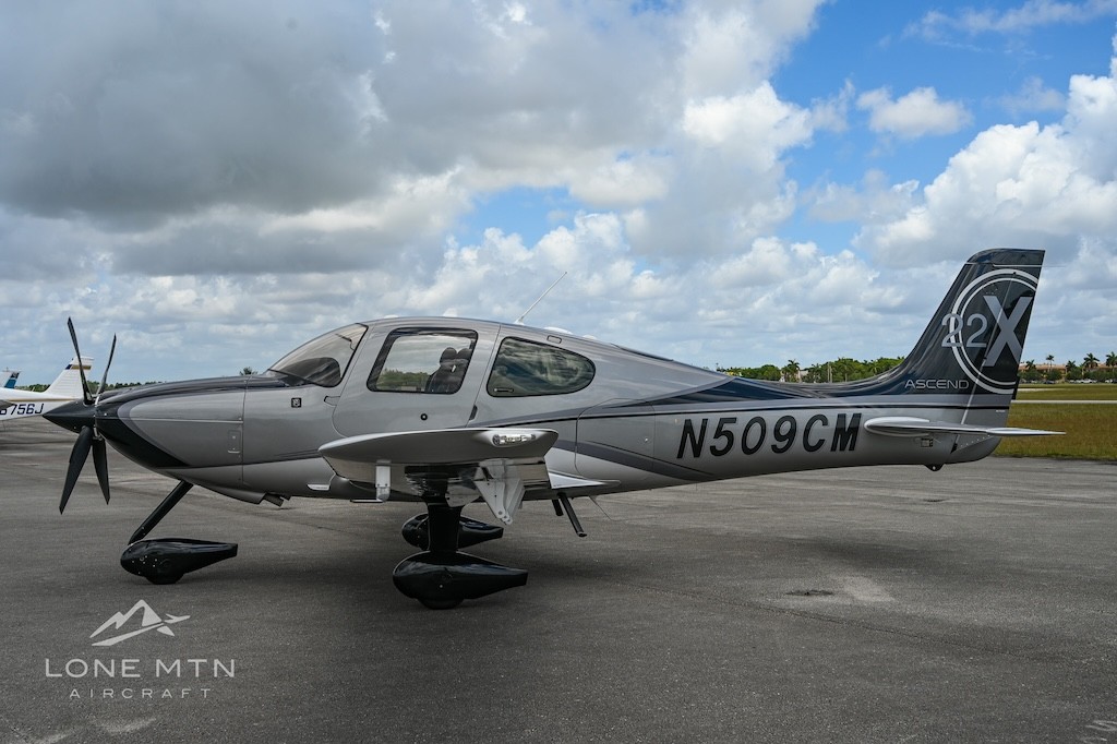 2010 Cirrus SR22-G3 — photo 2