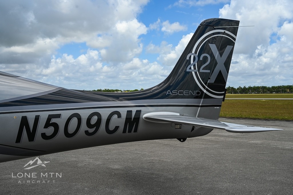 2010 Cirrus SR22-G3 — photo 3