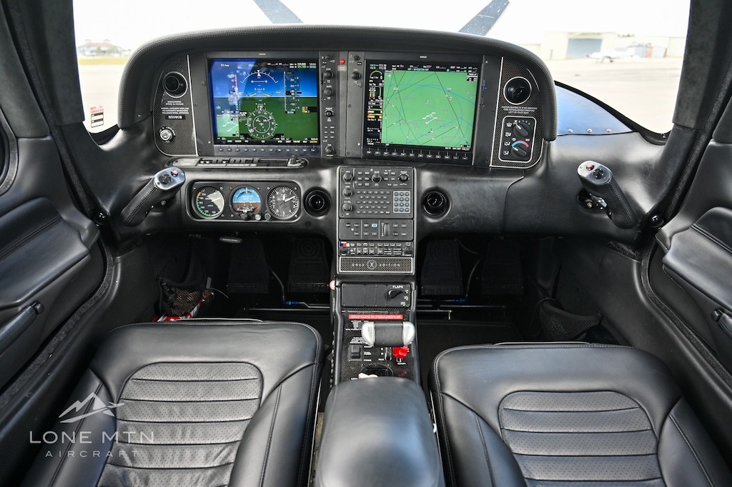 2010 Cirrus SR22-G3 — photo 4