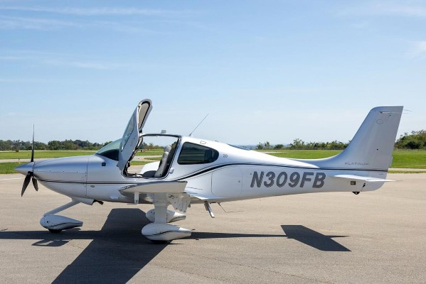 2019 Cirrus SR20 — photo 2