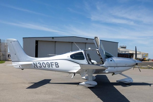2019 Cirrus SR20 — photo 3