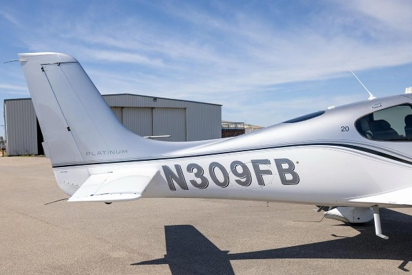2019 Cirrus SR20 — photo 4