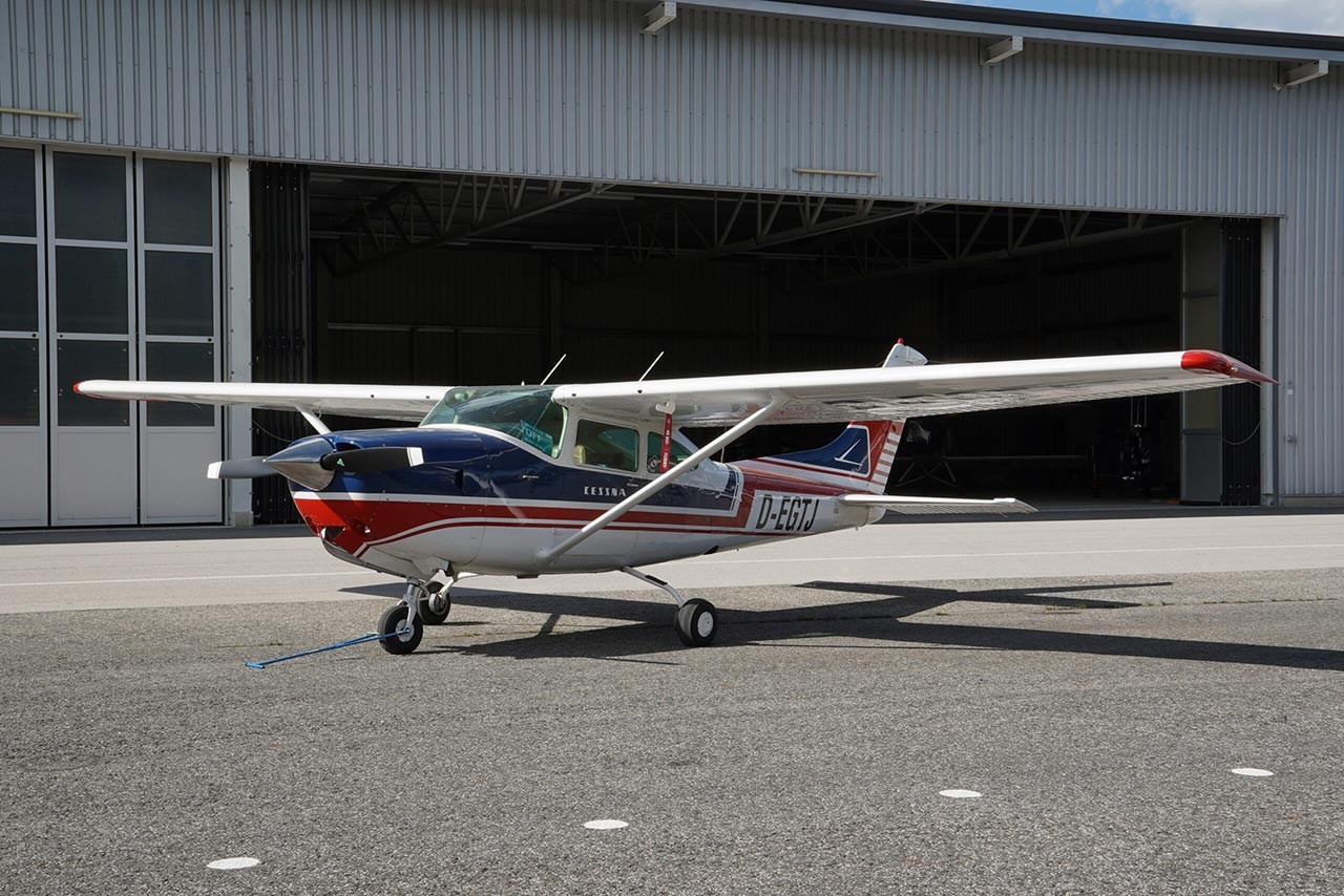 1980 Cessna 182R — photo 2