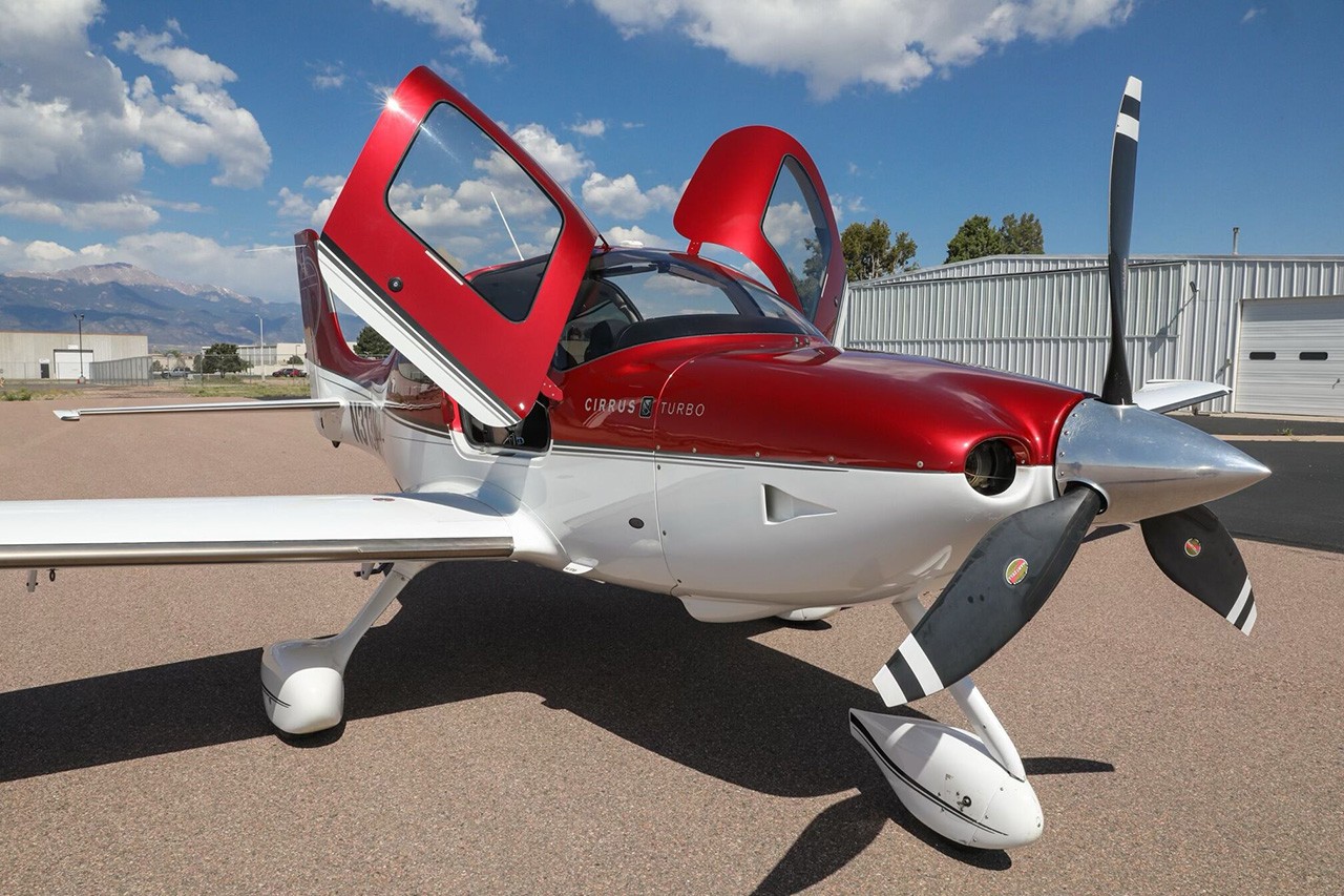2010 Cirrus SR22-G3 — photo 5