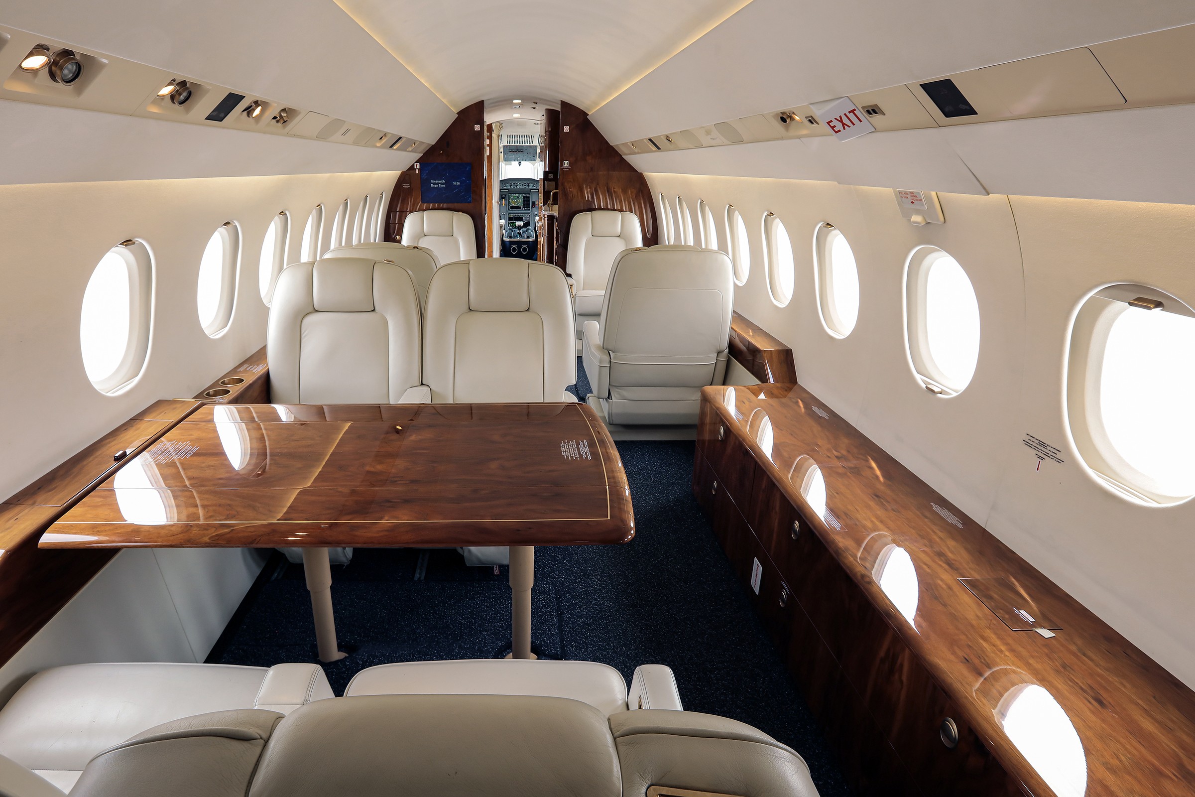 2008 Falcon 2000 — photo 4