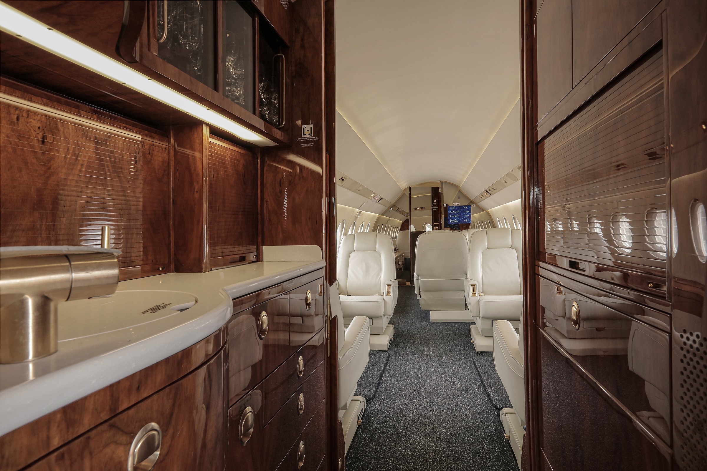 2008 Falcon 2000 — photo 5