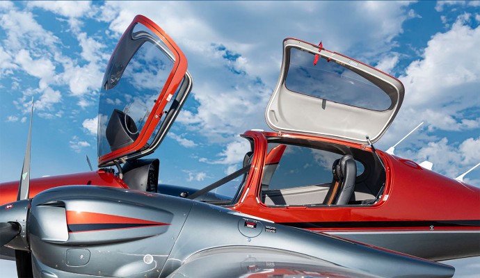 2027 Diamond TwinStar DA42 — photo 2