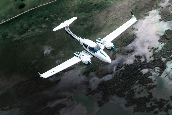 2027 Diamond TwinStar DA42 — photo 4