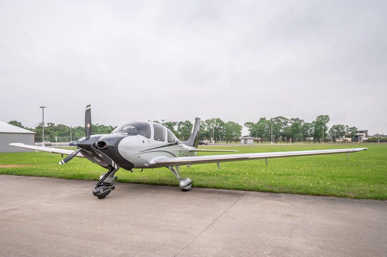 2014 Cirrus SR22-G5 — photo 2
