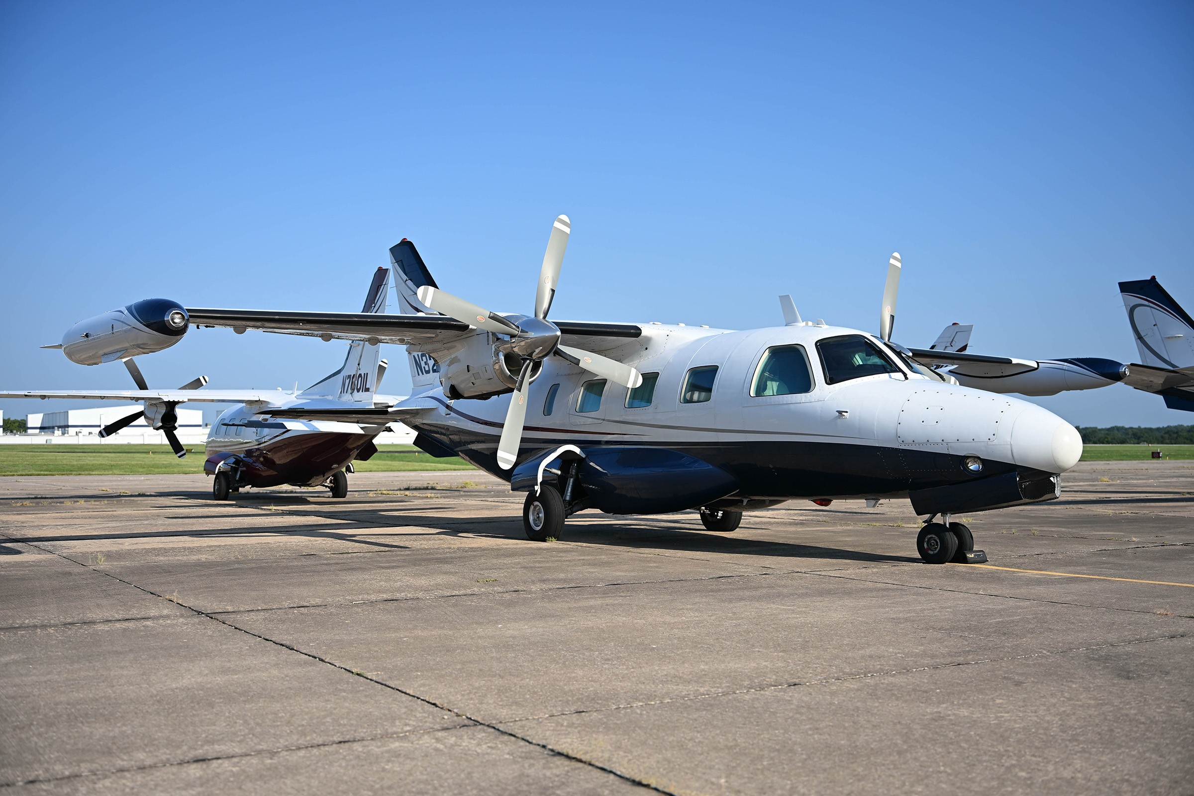 1981 Mitsubishi Marquise MU-2 — photo 1