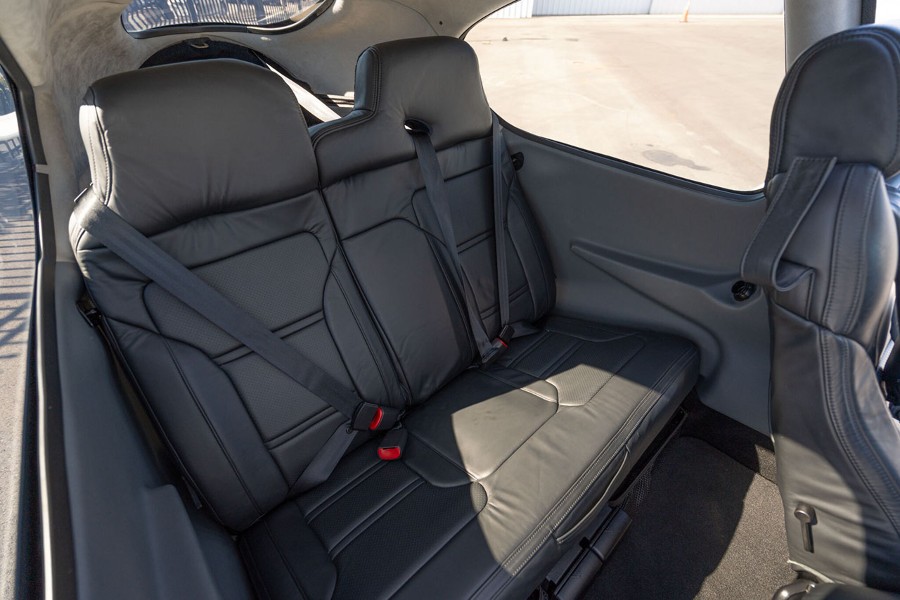 2021 Cirrus SR20 G6 (N323HW), photo 12