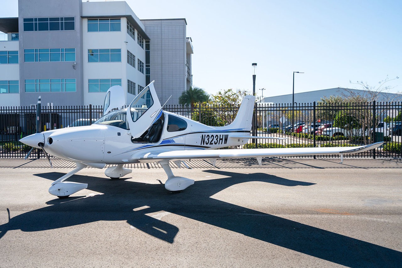 2021 Cirrus SR20 — photo 2