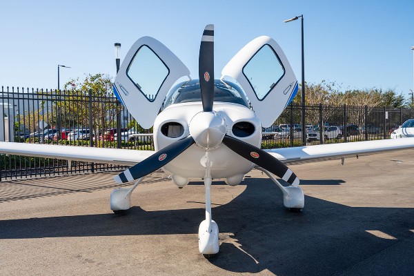 2021 Cirrus SR20 — photo 3