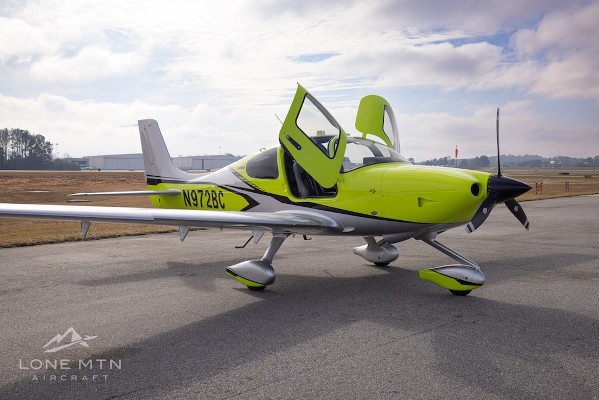 2025 Cirrus SR20 — photo 2