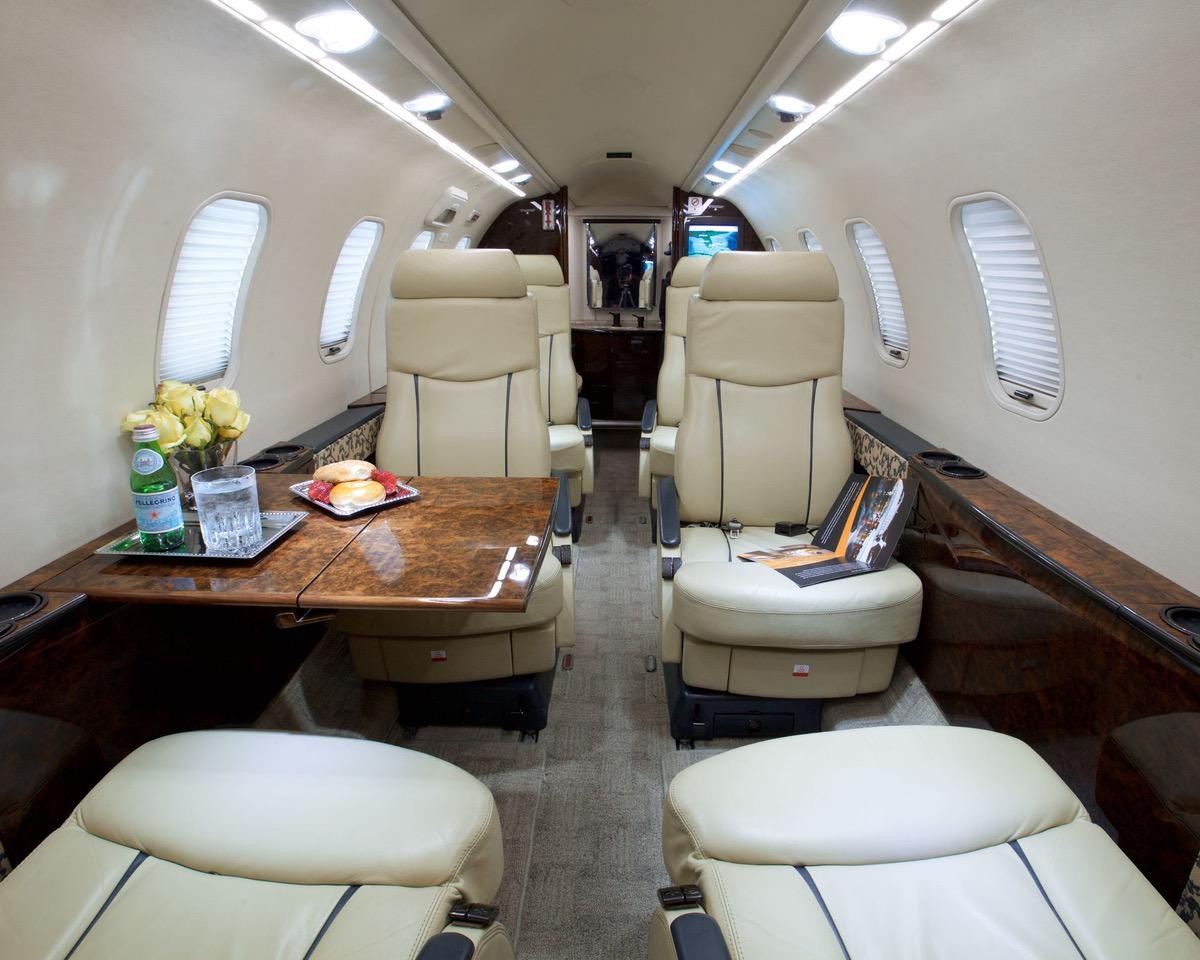 2005 Learjet 40 — photo 2