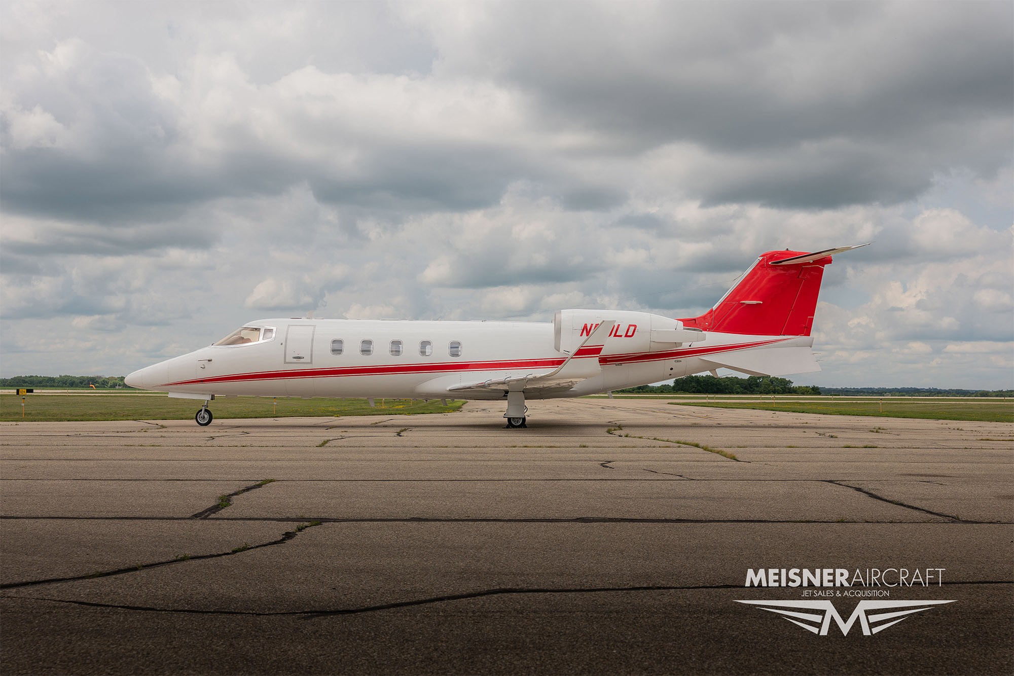 2012 Learjet 60 — photo 2
