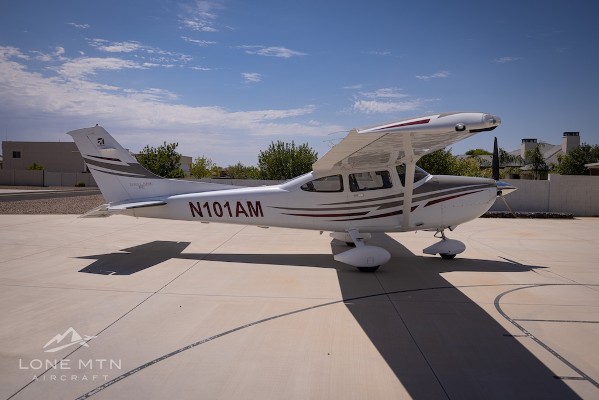 2005 Cessna 182T — photo 2